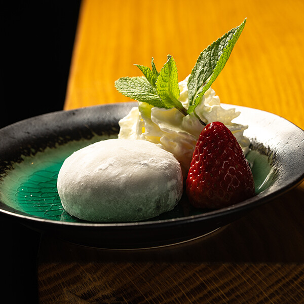 Mochi de sésamo con fresa
